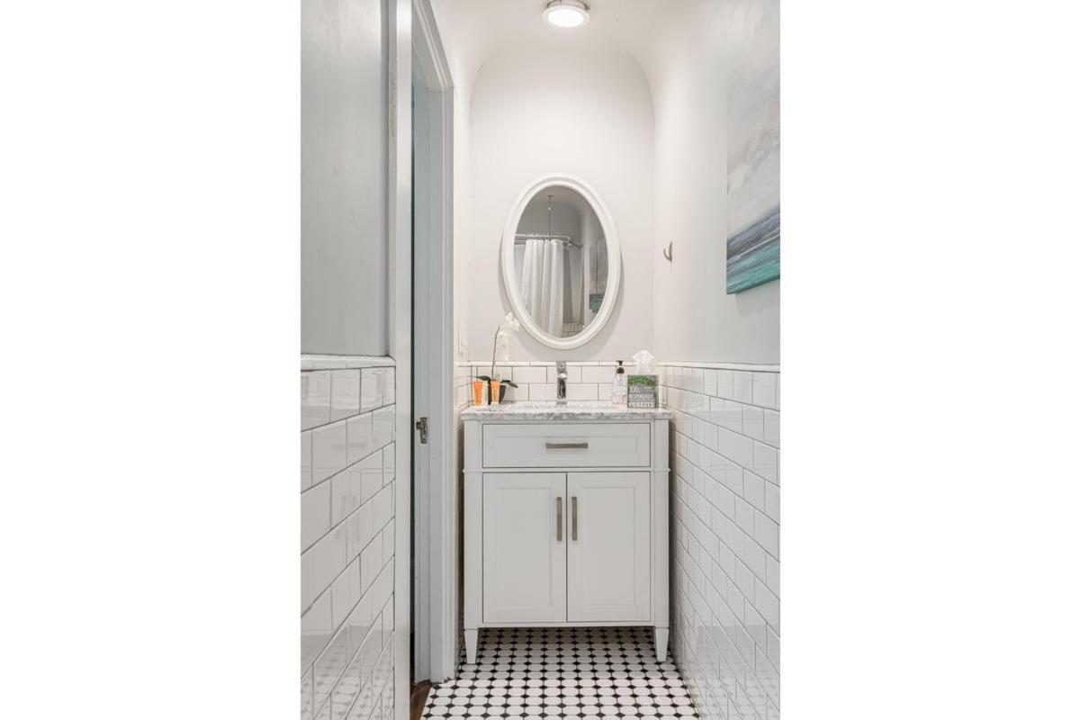 Family Laundry & Spa Sacramento Exterior photo